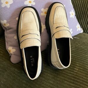 Women’s cream loafers size US 9